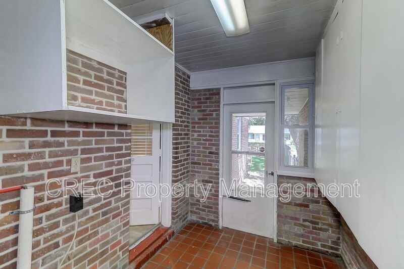 5639 Flanders Ave - Photo 3 of 36