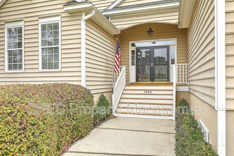 1485 Oakhurst Dr - Photo 4 of 27