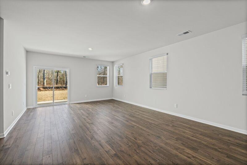 4340 Oswin Dr - Photo 7 of 39