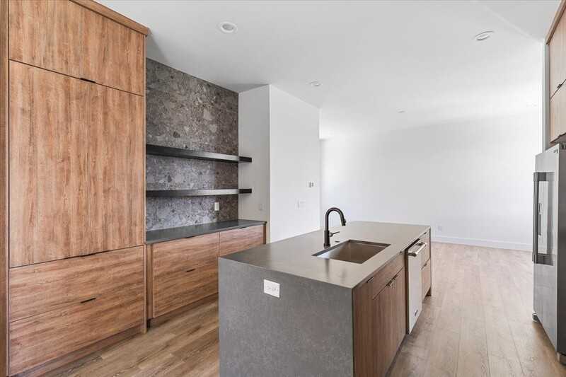 827 Ramsey St - Photo 3 of 24