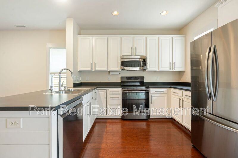 44 Danbury Ct - Photo 5 of 15