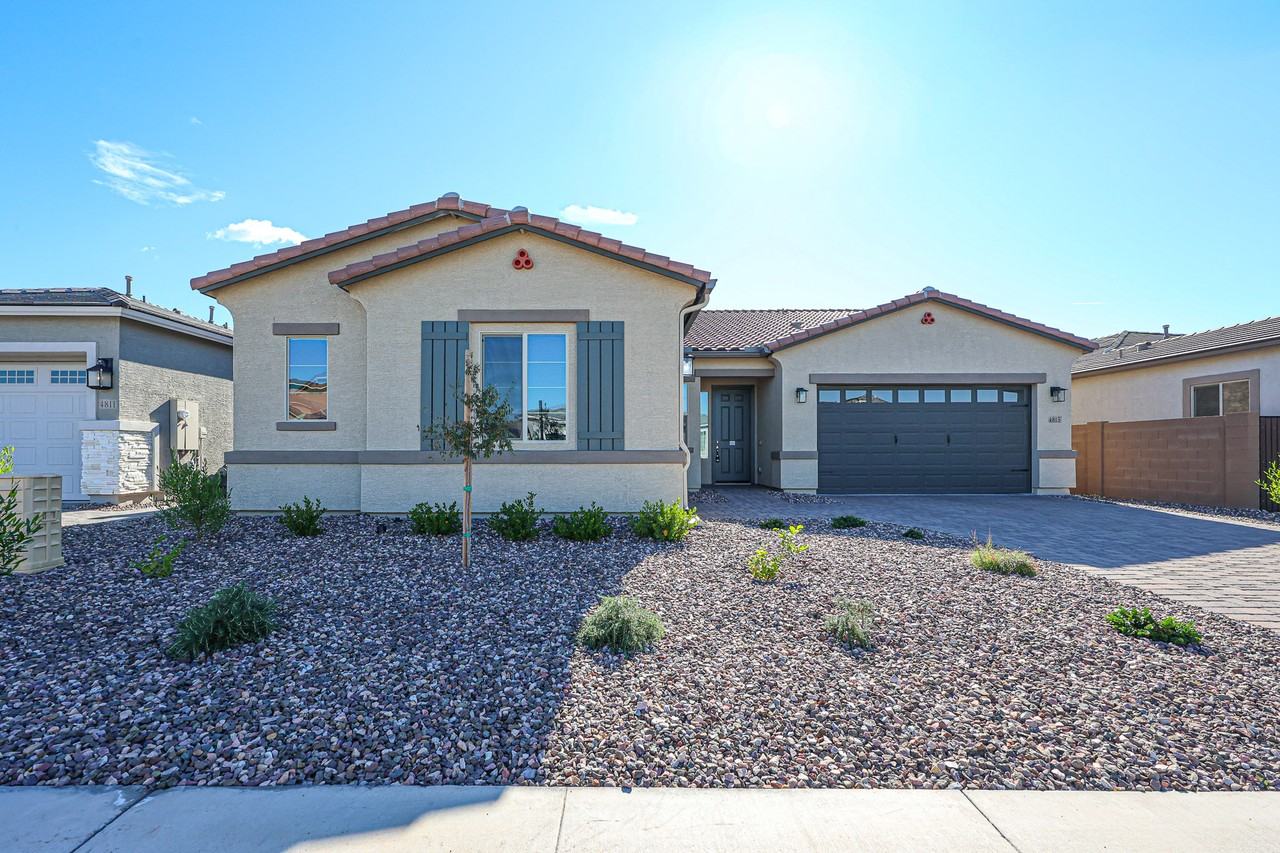 4815 W Capistrano Ave - Photo 3 of 40