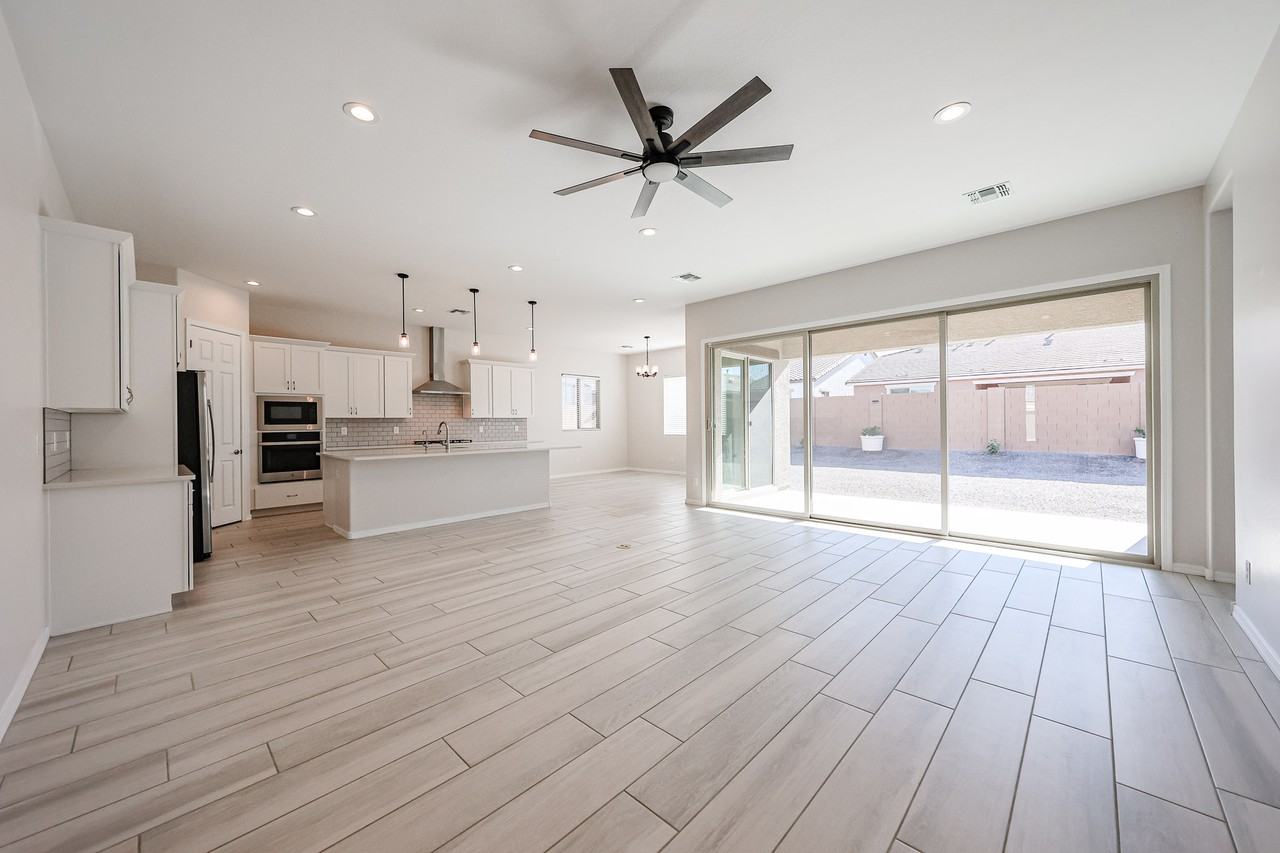 4815 W Capistrano Ave - Photo 4 of 40