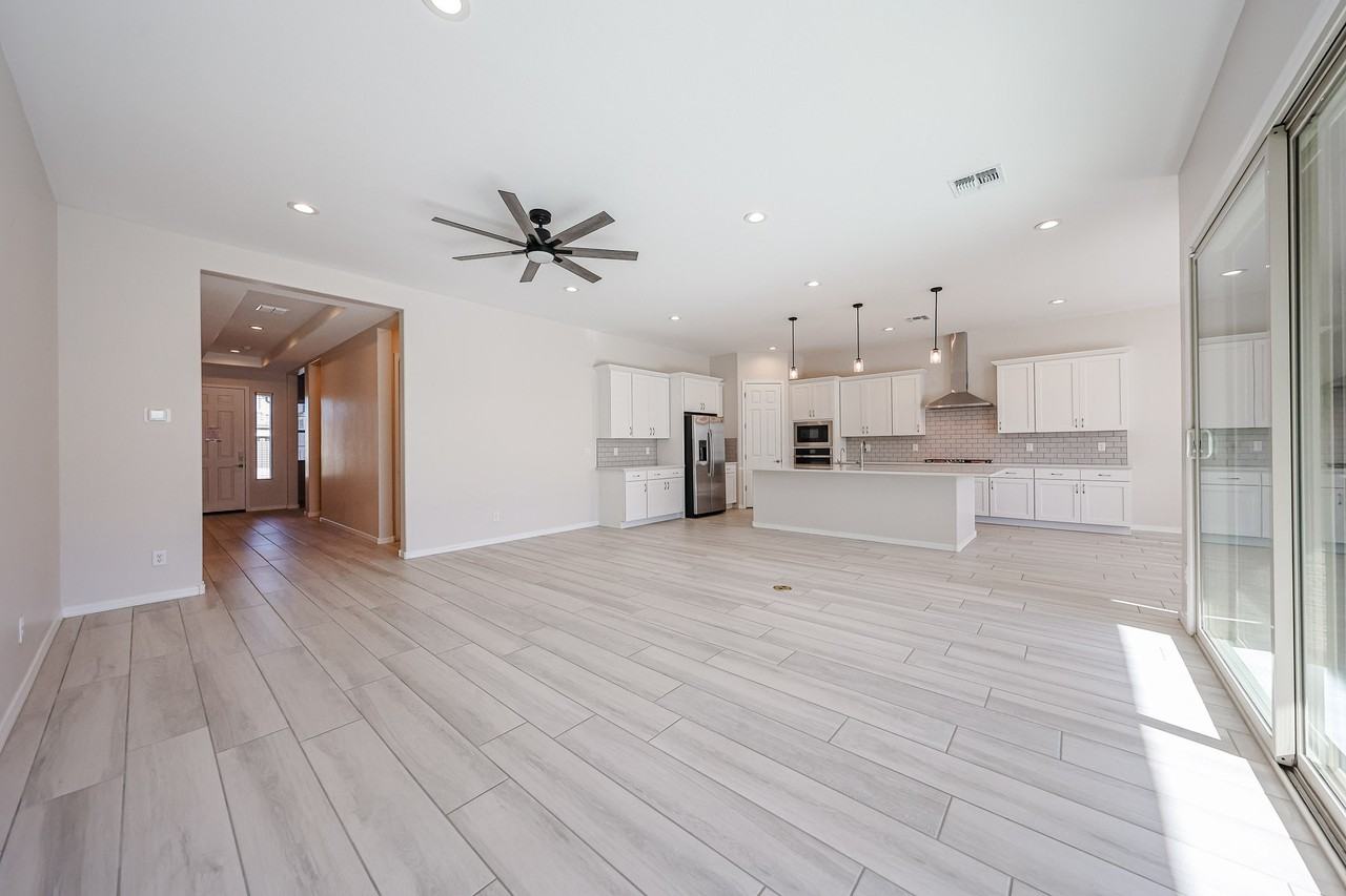 4815 W Capistrano Ave - Photo 6 of 40