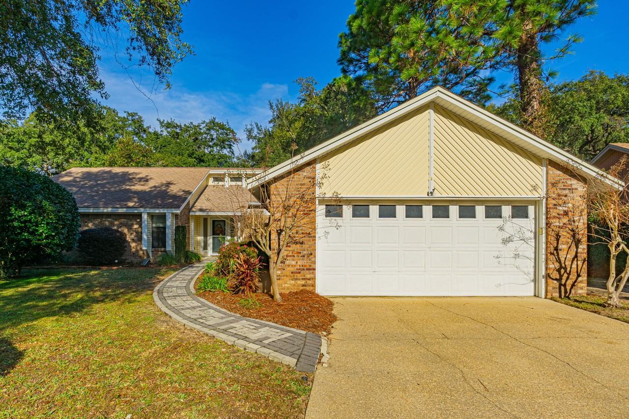 1253 Whitewood Way - Photo 2 of 25