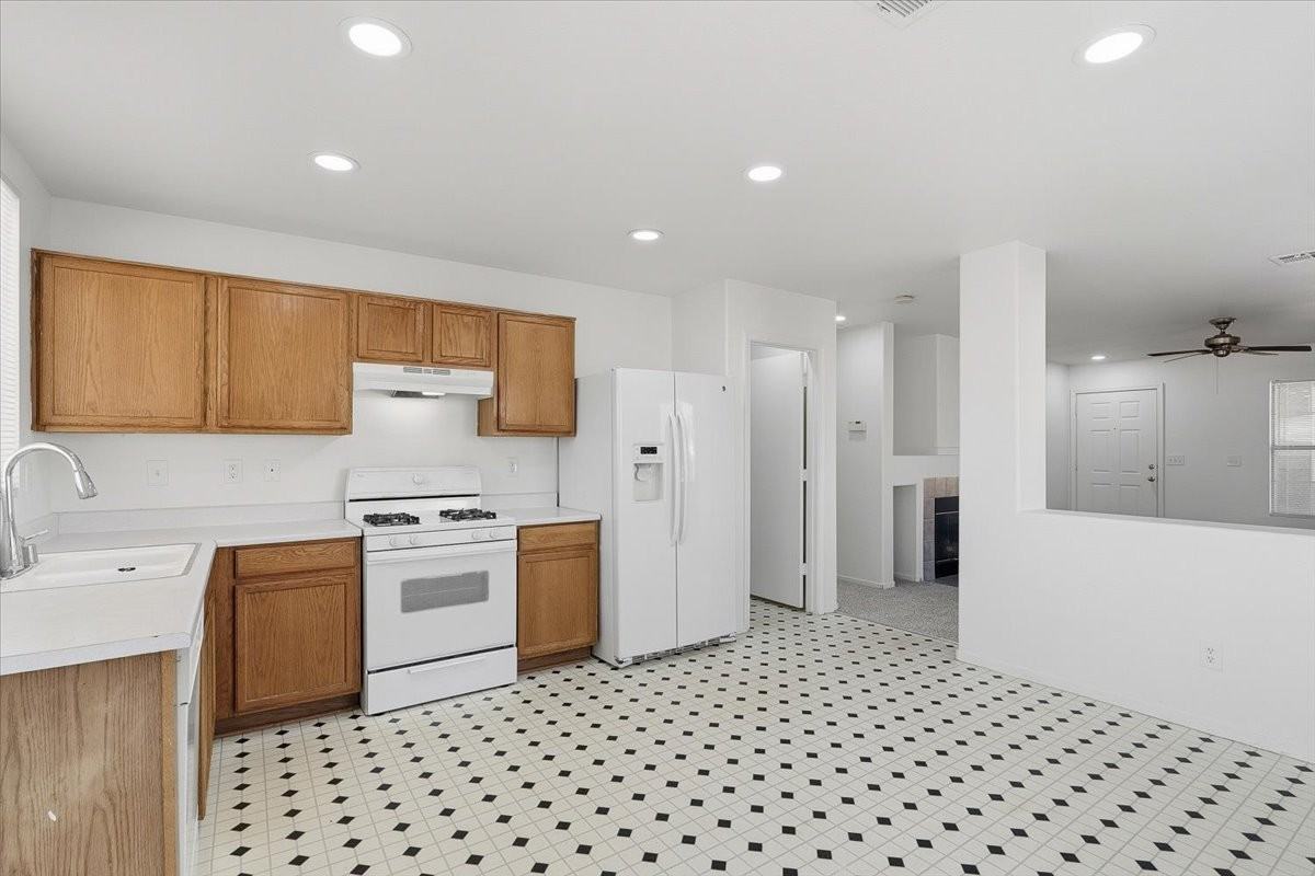 5922 Hilmont St - Photo 4 of 19