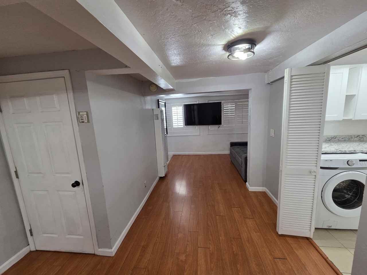 2309 Eloise Ave - Photo 4 of 17