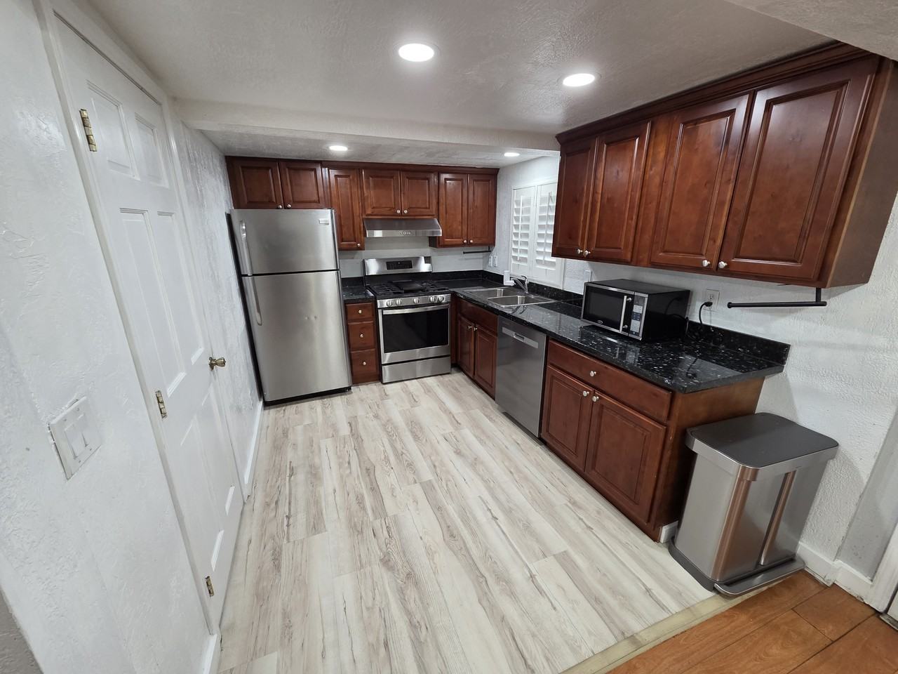 2309 Eloise Ave - Photo 6 of 17