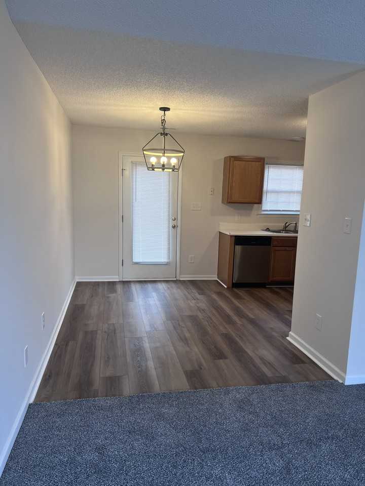 204 N Wynbrooke Ln - Photo 4 of 16