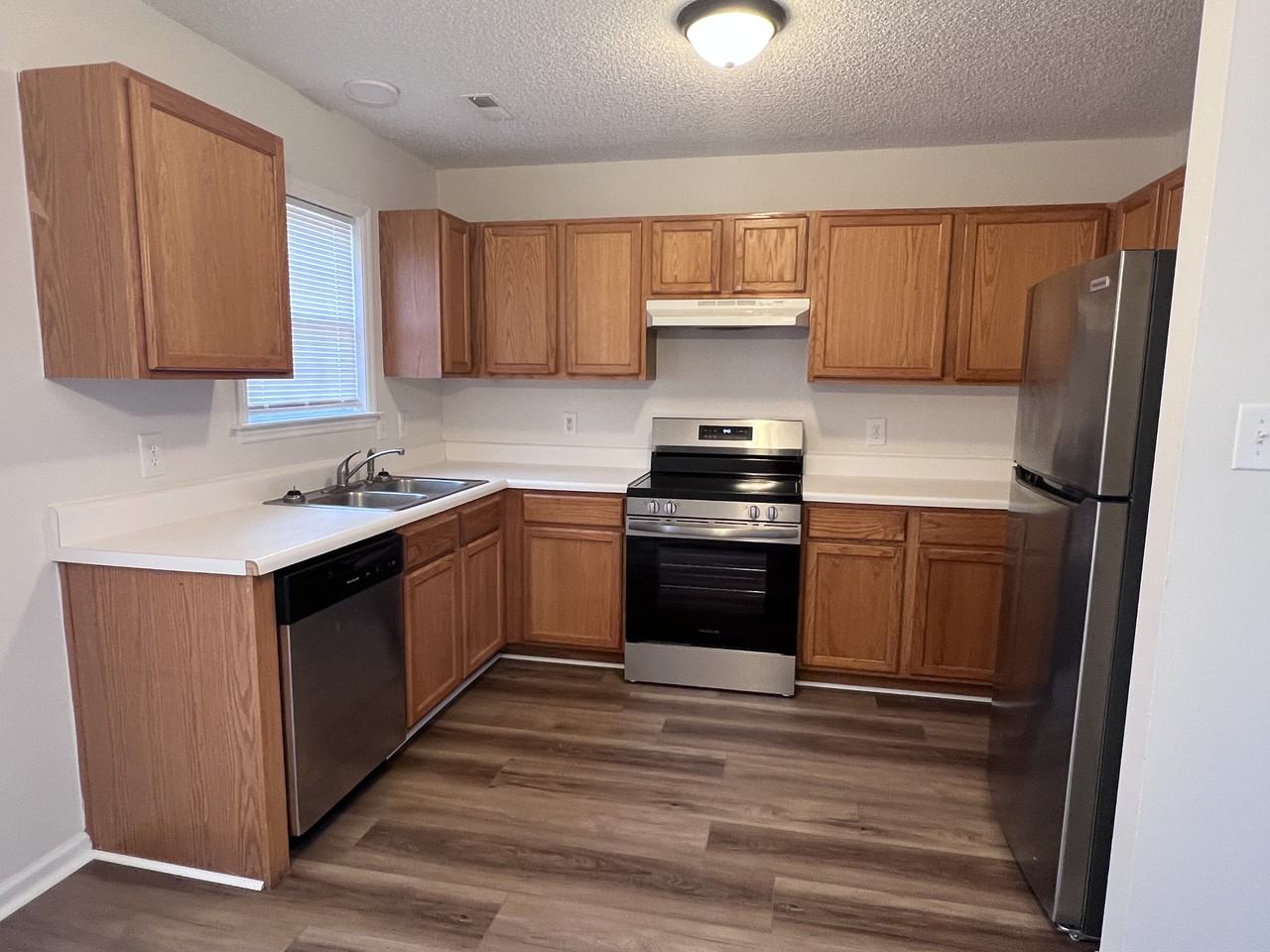 204 N Wynbrooke Ln - Photo 5 of 16