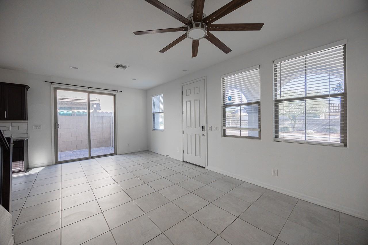 3814 S 58th Dr - Photo 7 of 34