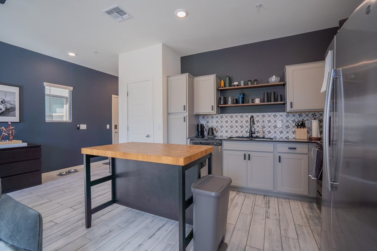 2259 W Laurie Ln - Photo 6 of 31