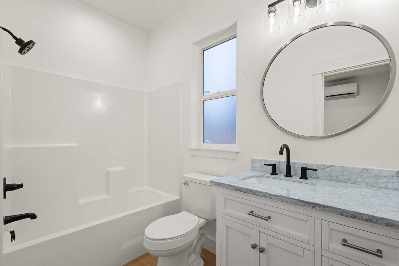 414 Sw I St - Photo 5 of 6