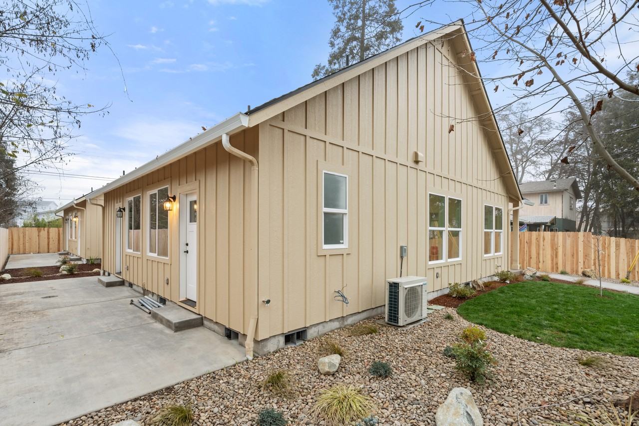 414 Sw I St - Photo 6 of 6