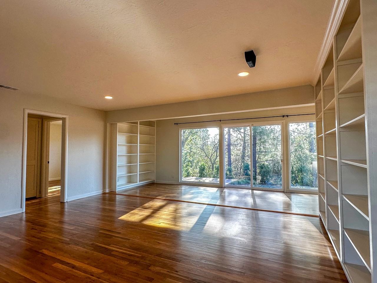 17280 Zena Ave - Photo 4 of 21