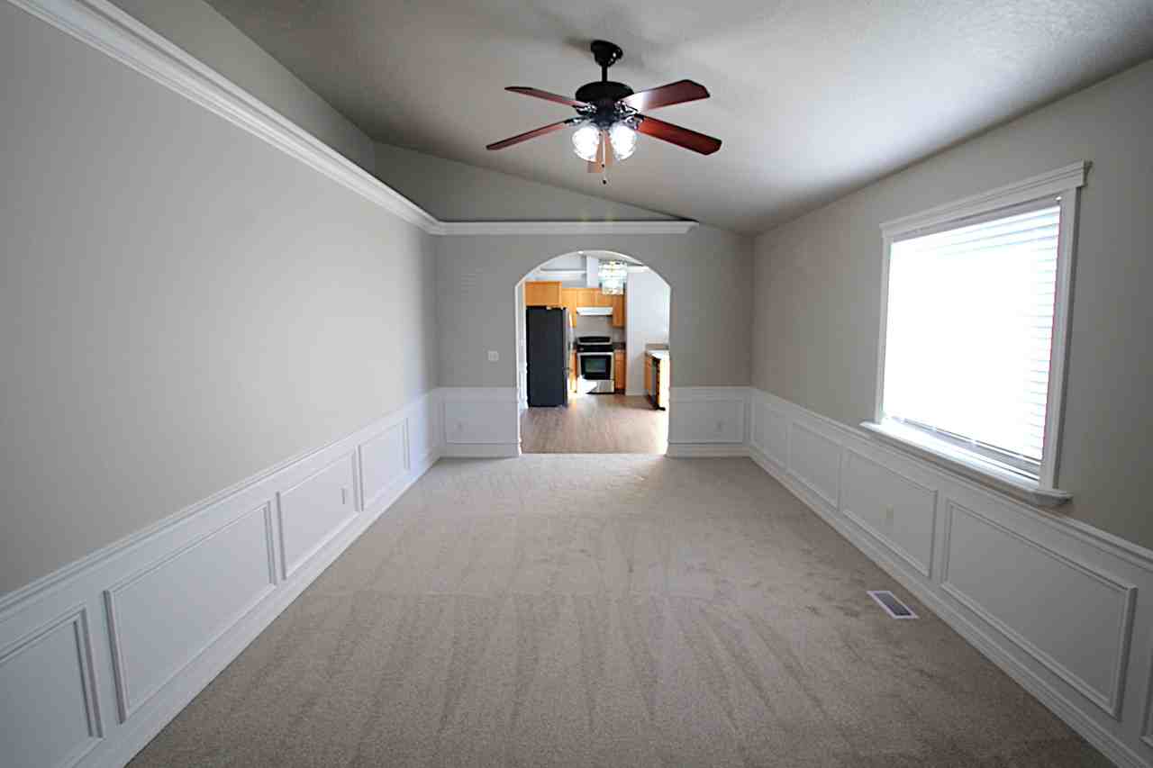 78 S Chase St - Photo 6 of 21