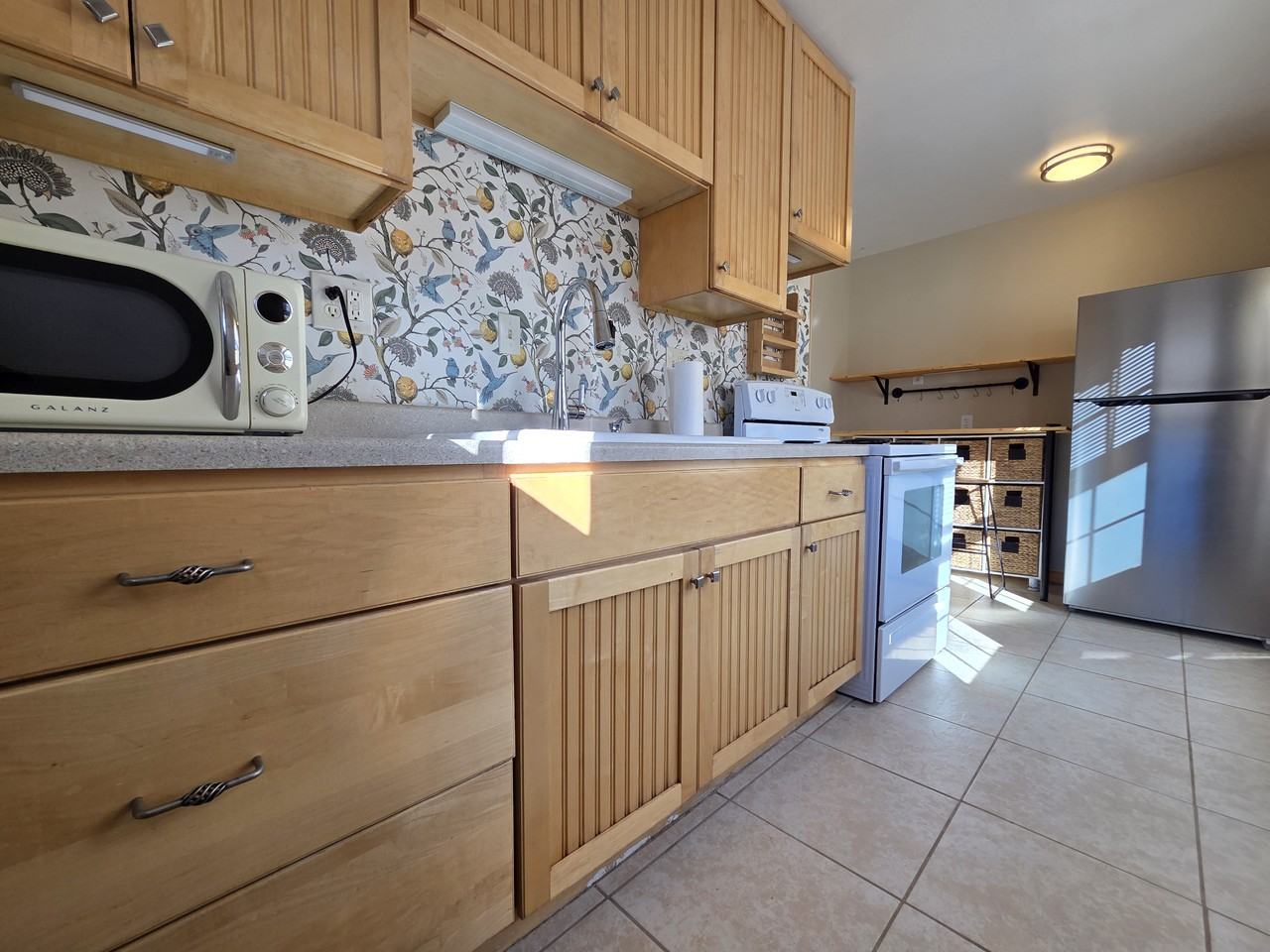 344 4th St - Photo 4 of 14