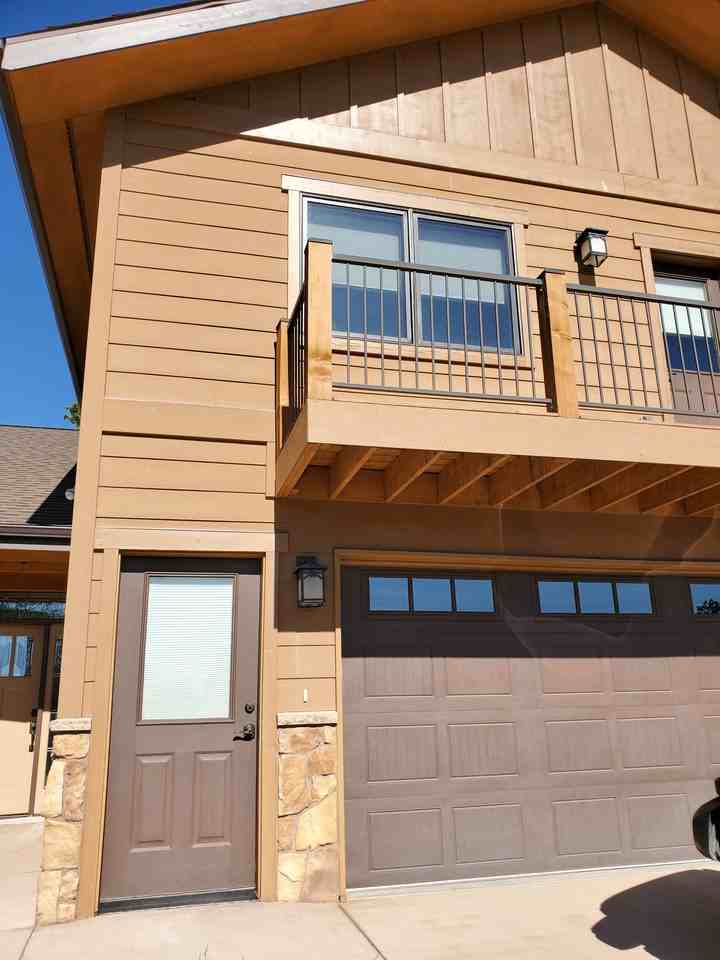 741 Larkspur Rd - Photo 2 of 14