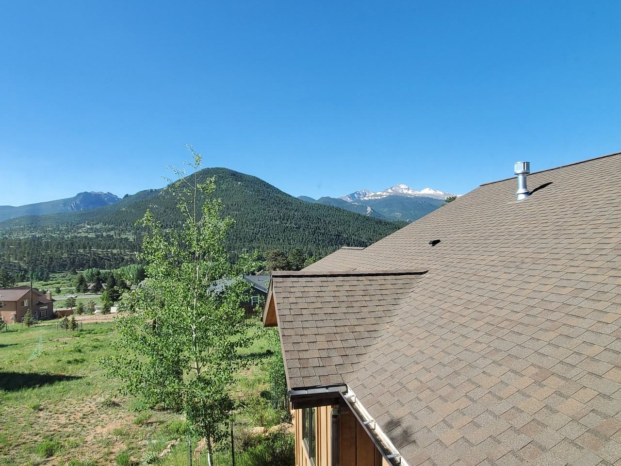 741 Larkspur Rd - Photo 3 of 14