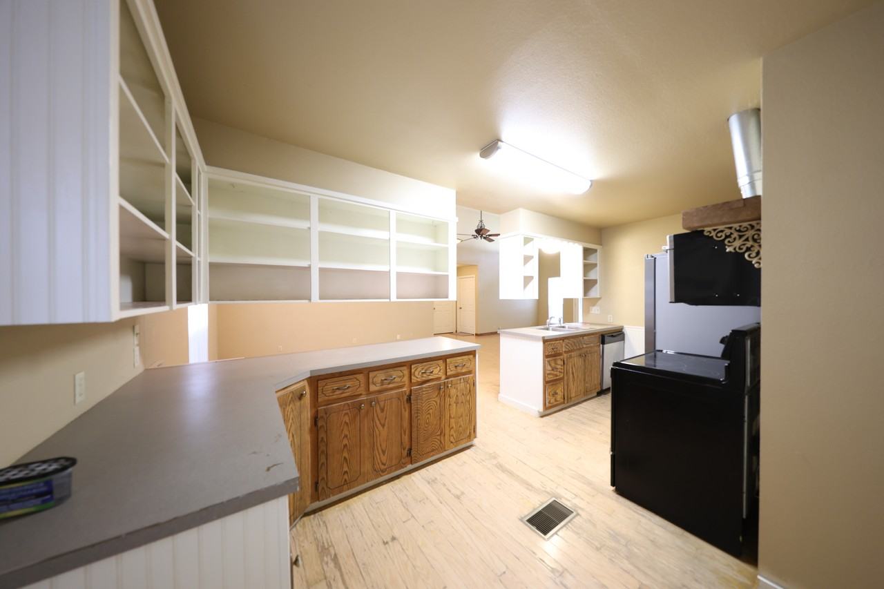 5443 Spar Cir - Photo 3 of 15