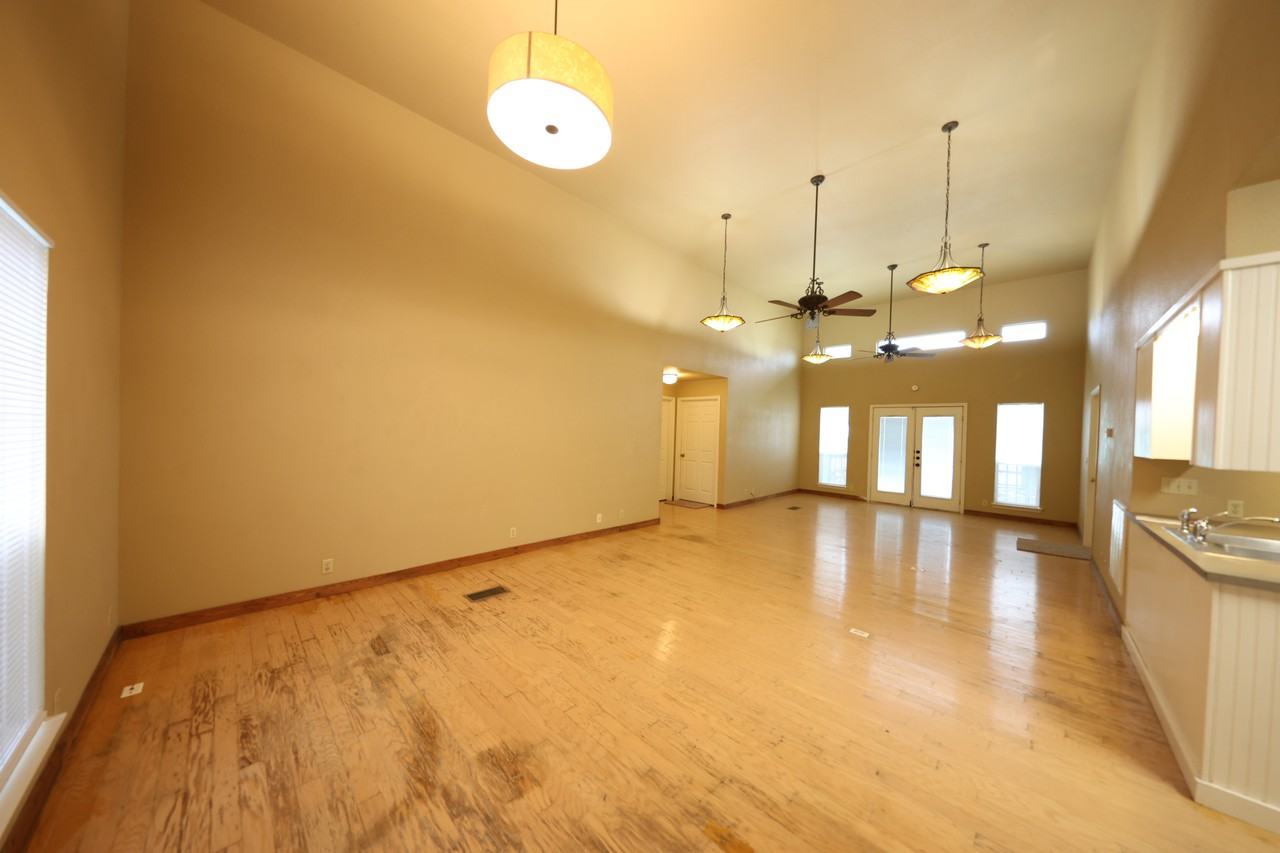 5443 Spar Cir - Photo 5 of 15