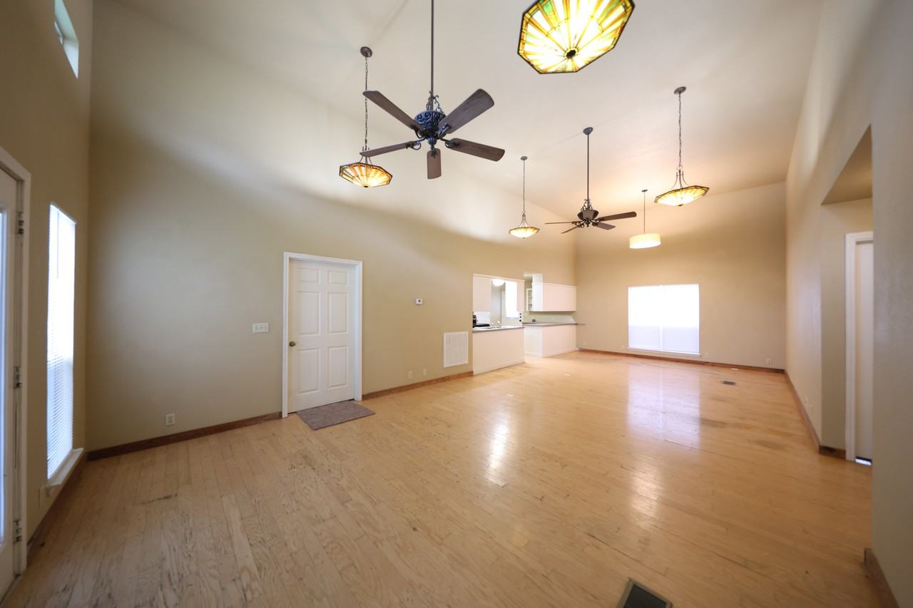 5443 Spar Cir - Photo 7 of 15