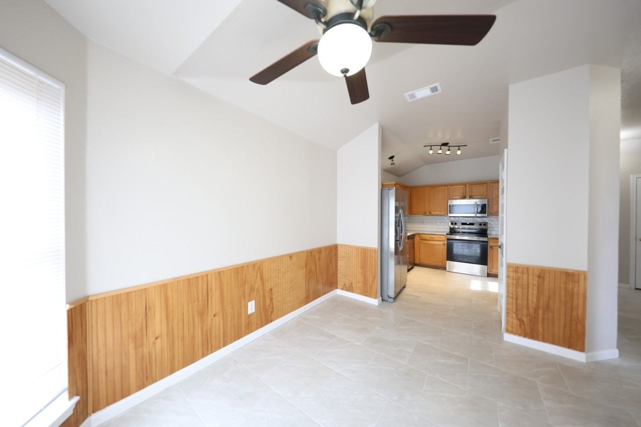 2403 Haven Dr - Photo 6 of 21