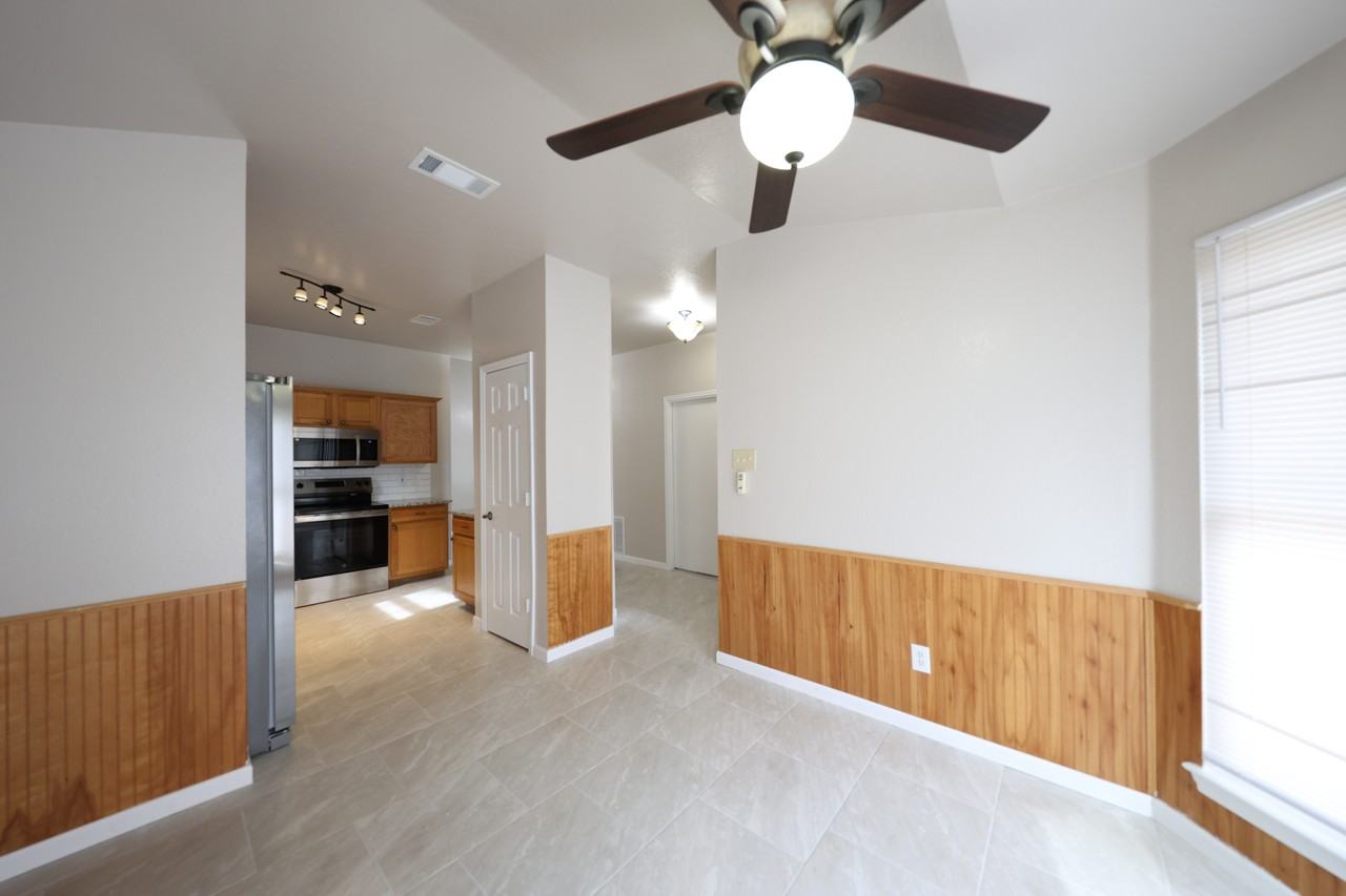 2403 Haven Dr - Photo 7 of 21