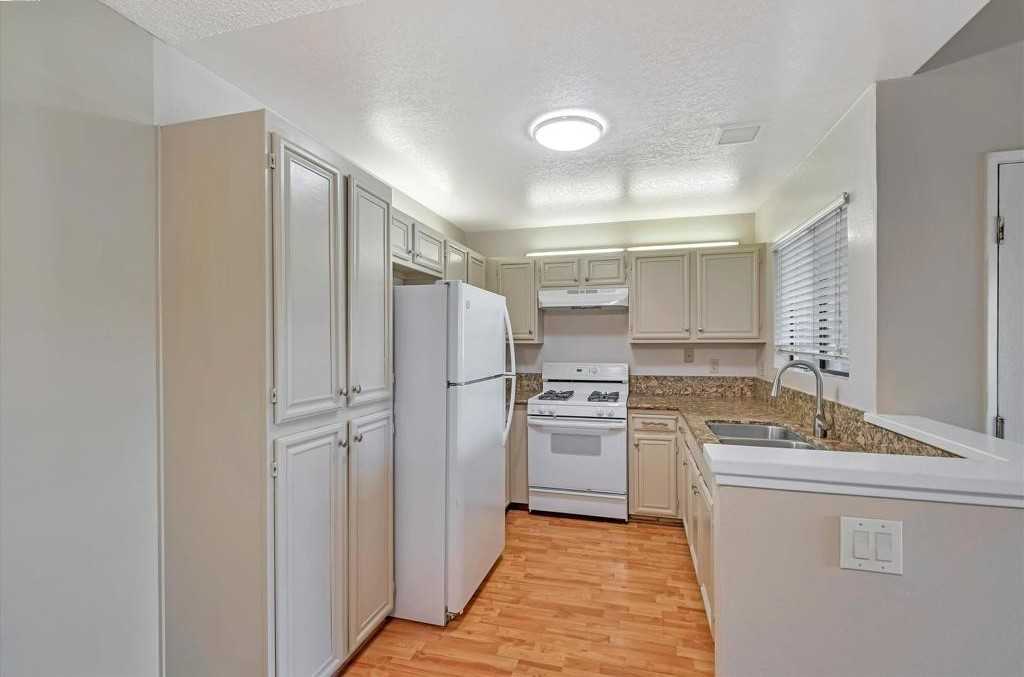 3655 Birchwood Ter #3112A - Photo 3 of 20