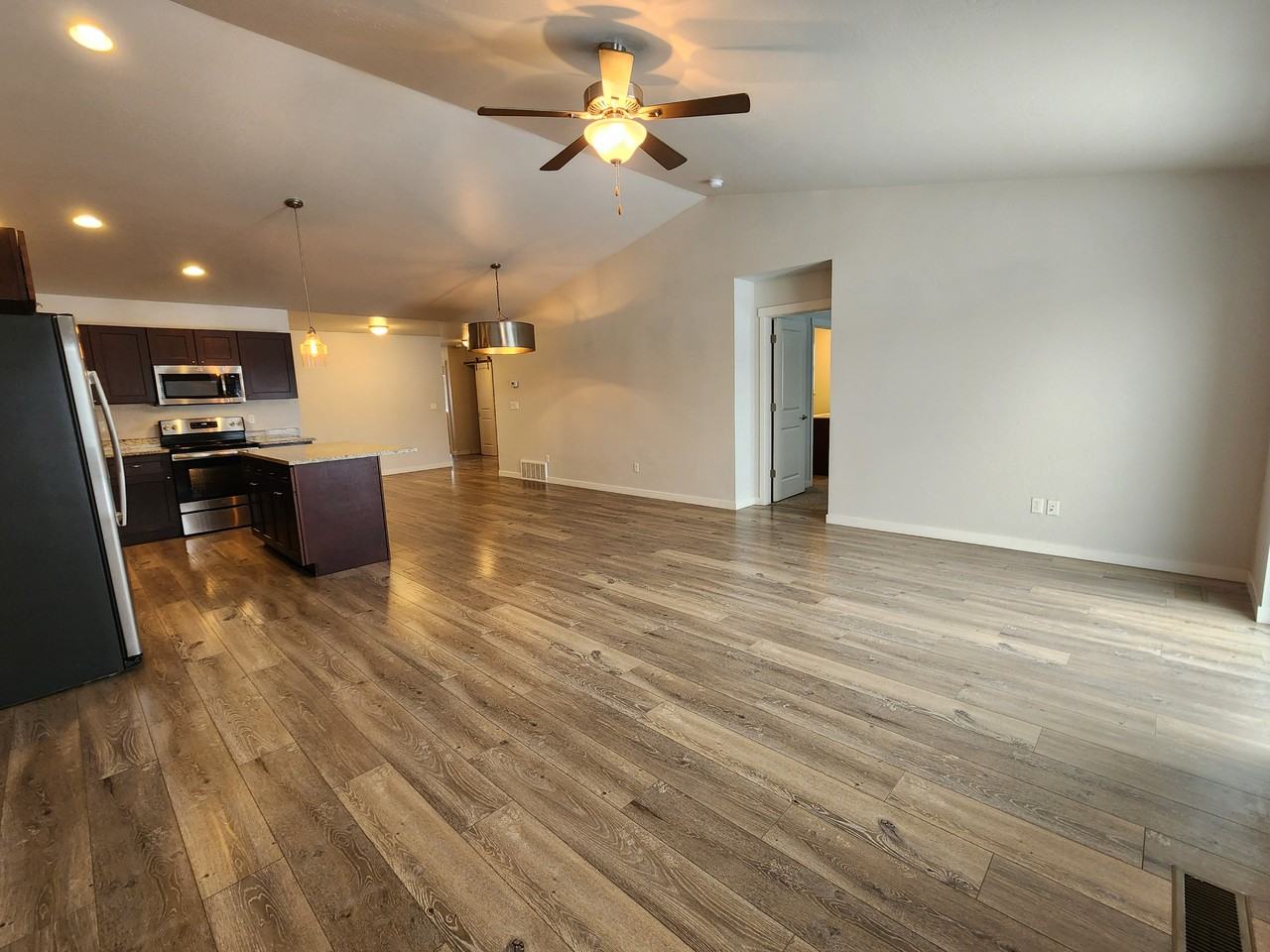 303 Bluebell Rd - Photo 6 of 19