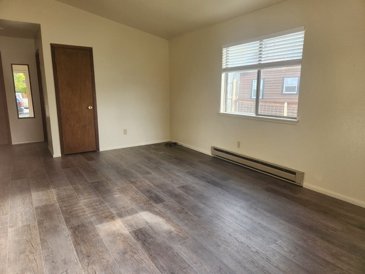 917 7th Ave W #B - Photo 4 of 12