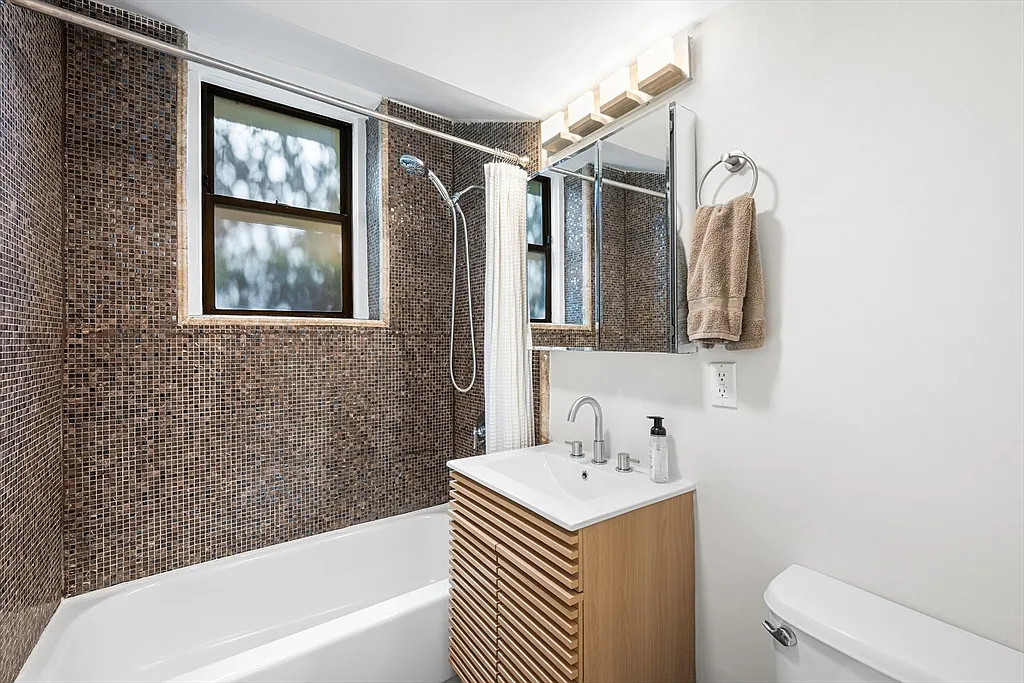 82 Jersey St - Photo 6 of 14