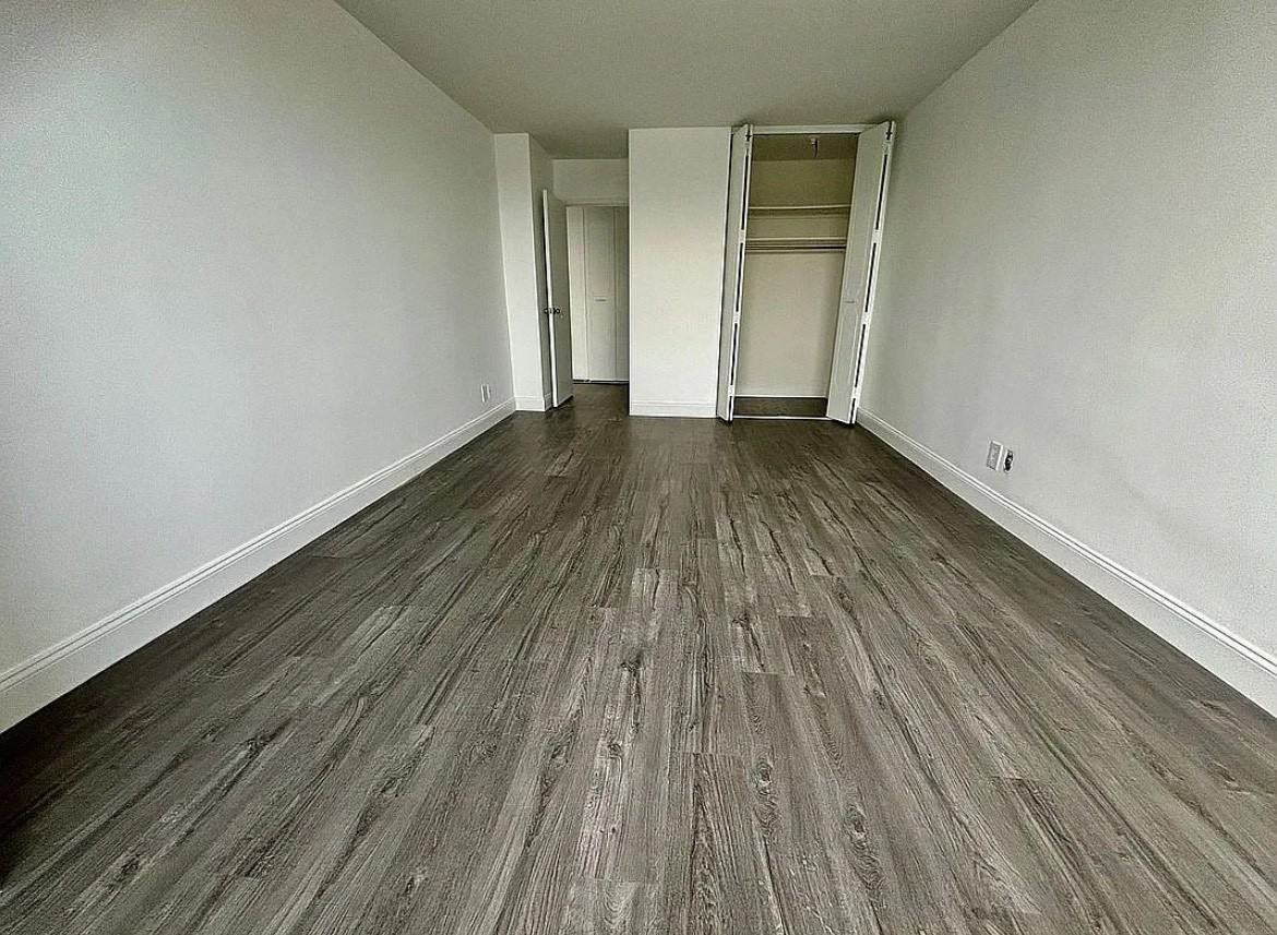 234 W Newton St #1 - Photo 7 of 20