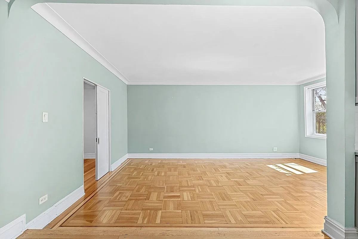 1825 Foster Ave - Photo 4 of 8