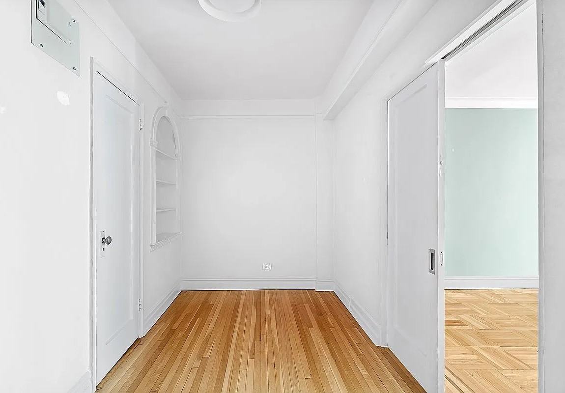 1825 Foster Ave - Photo 6 of 8