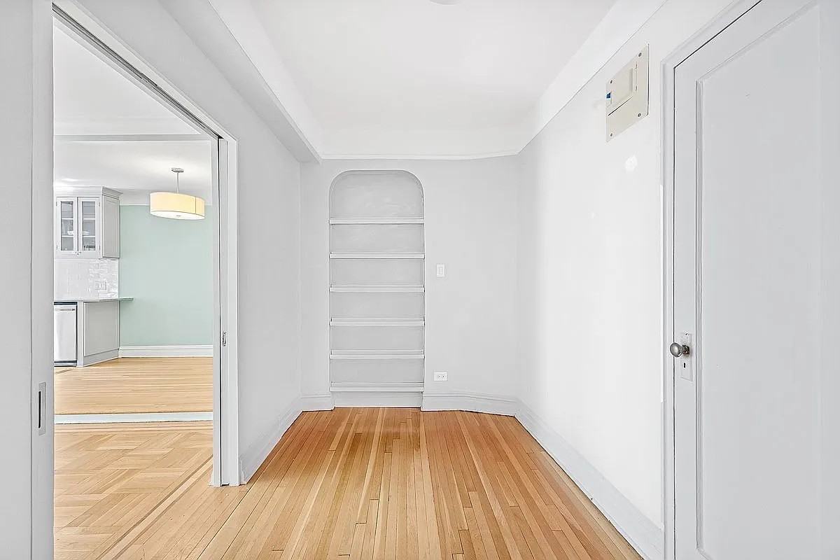 1825 Foster Ave - Photo 7 of 8