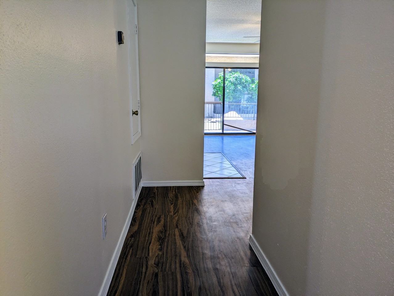 6550 N 47th Ave #101 - Photo 5 of 16