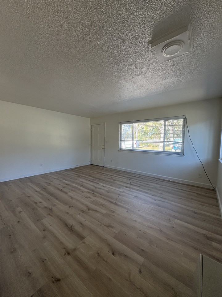 6321 9th St - Photo 4 of 22