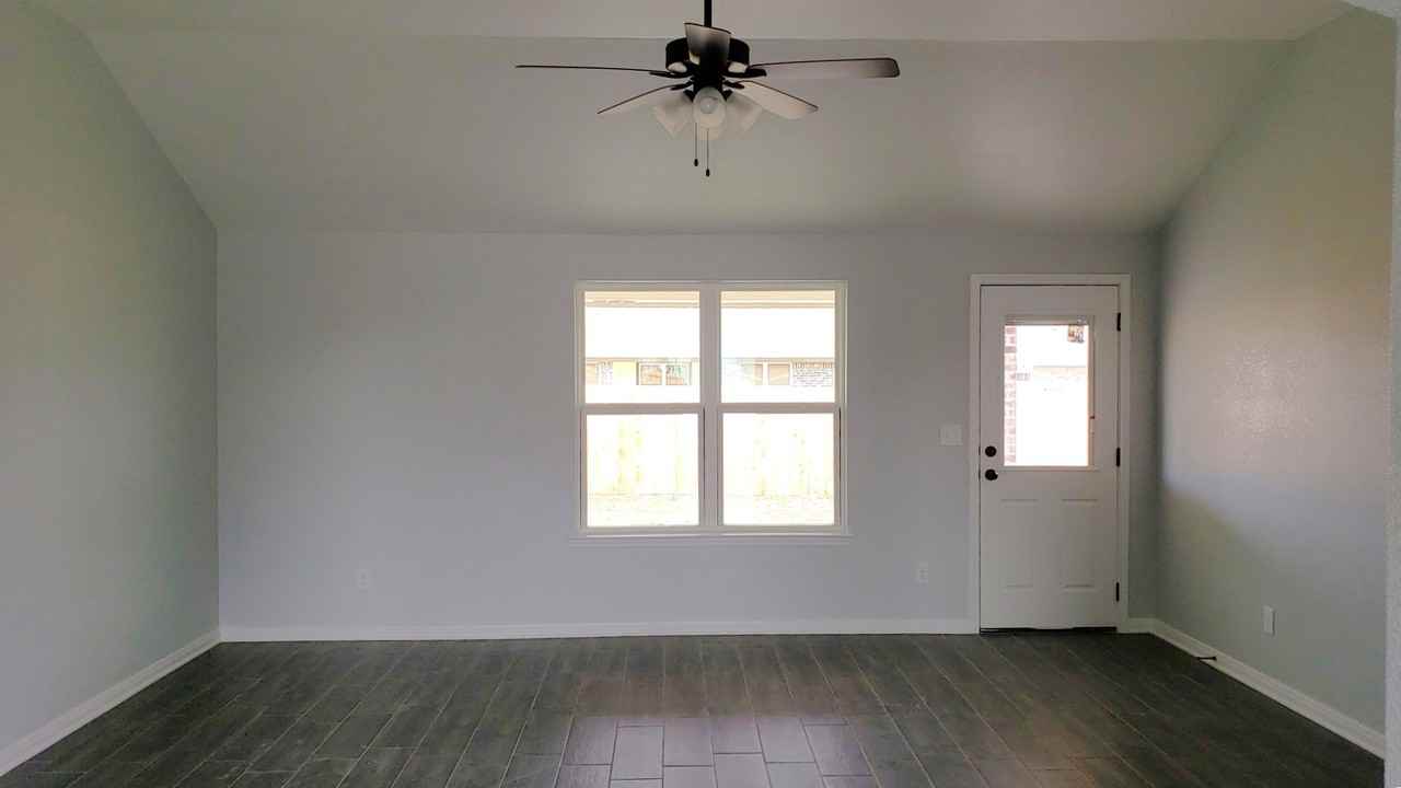 5207 Primavera Ln - Photo 3 of 28