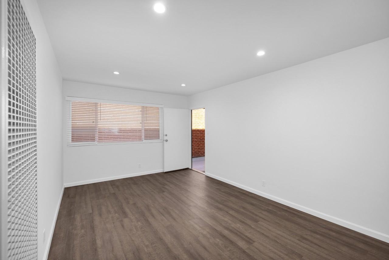 3934 Van Buren Pl #3 - Photo 4 of 19