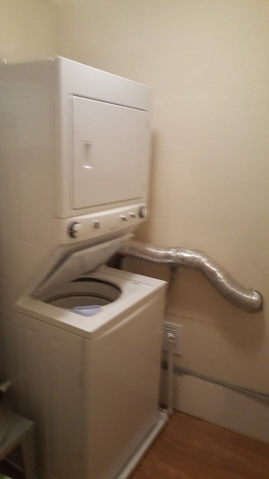 811 2nd St #B - Photo 2 of 10