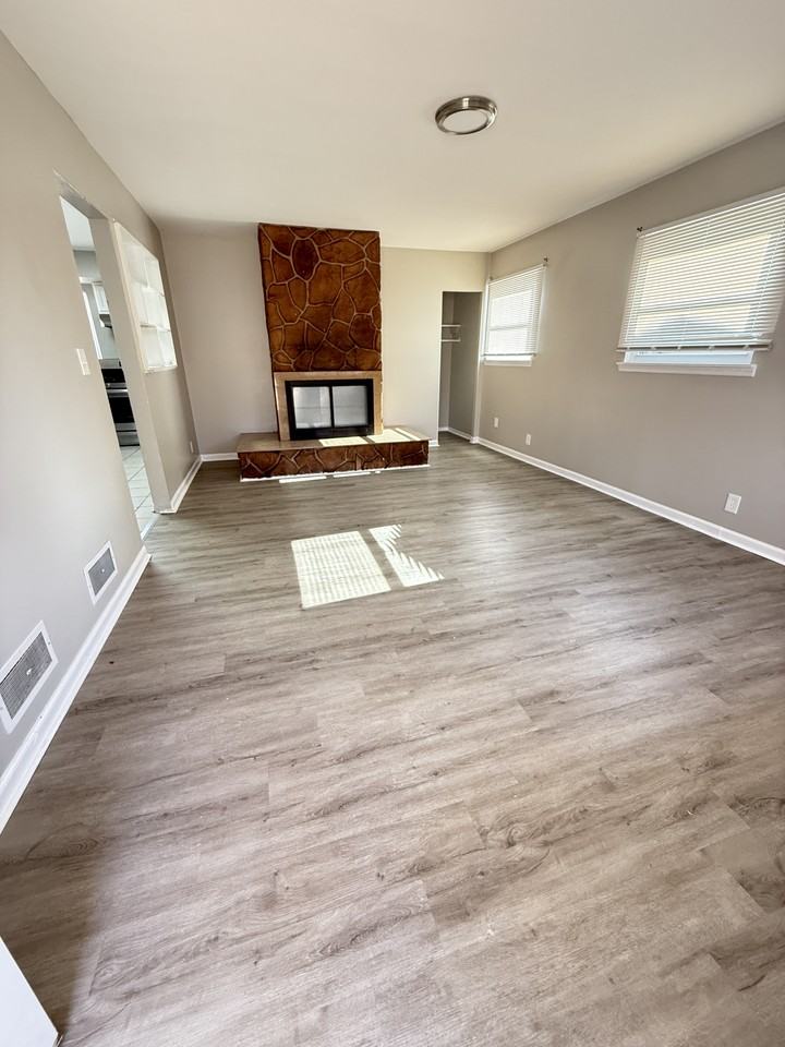 10336 Durness Dr - Photo 2 of 8