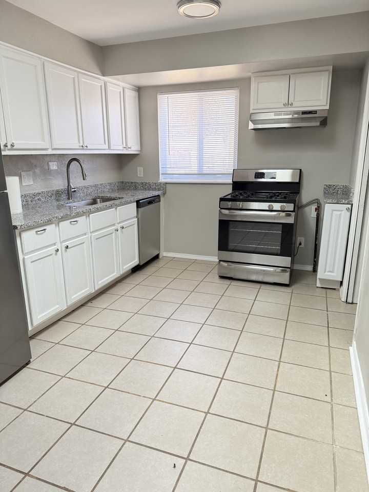 10336 Durness Dr - Photo 3 of 8