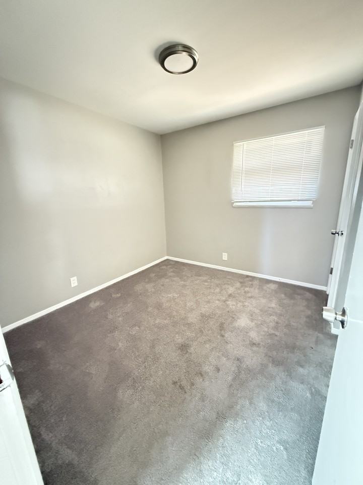 10336 Durness Dr - Photo 5 of 8