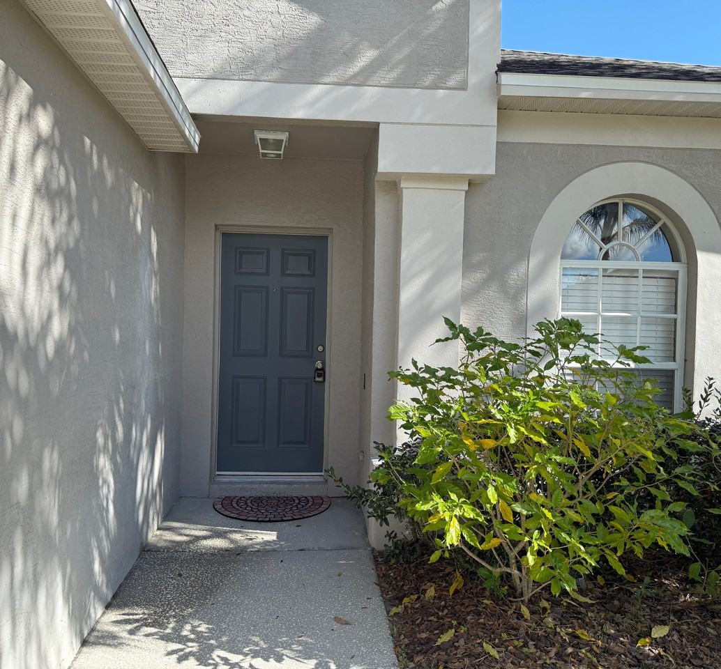 10301 Goldenbrook Way - Photo 3 of 28