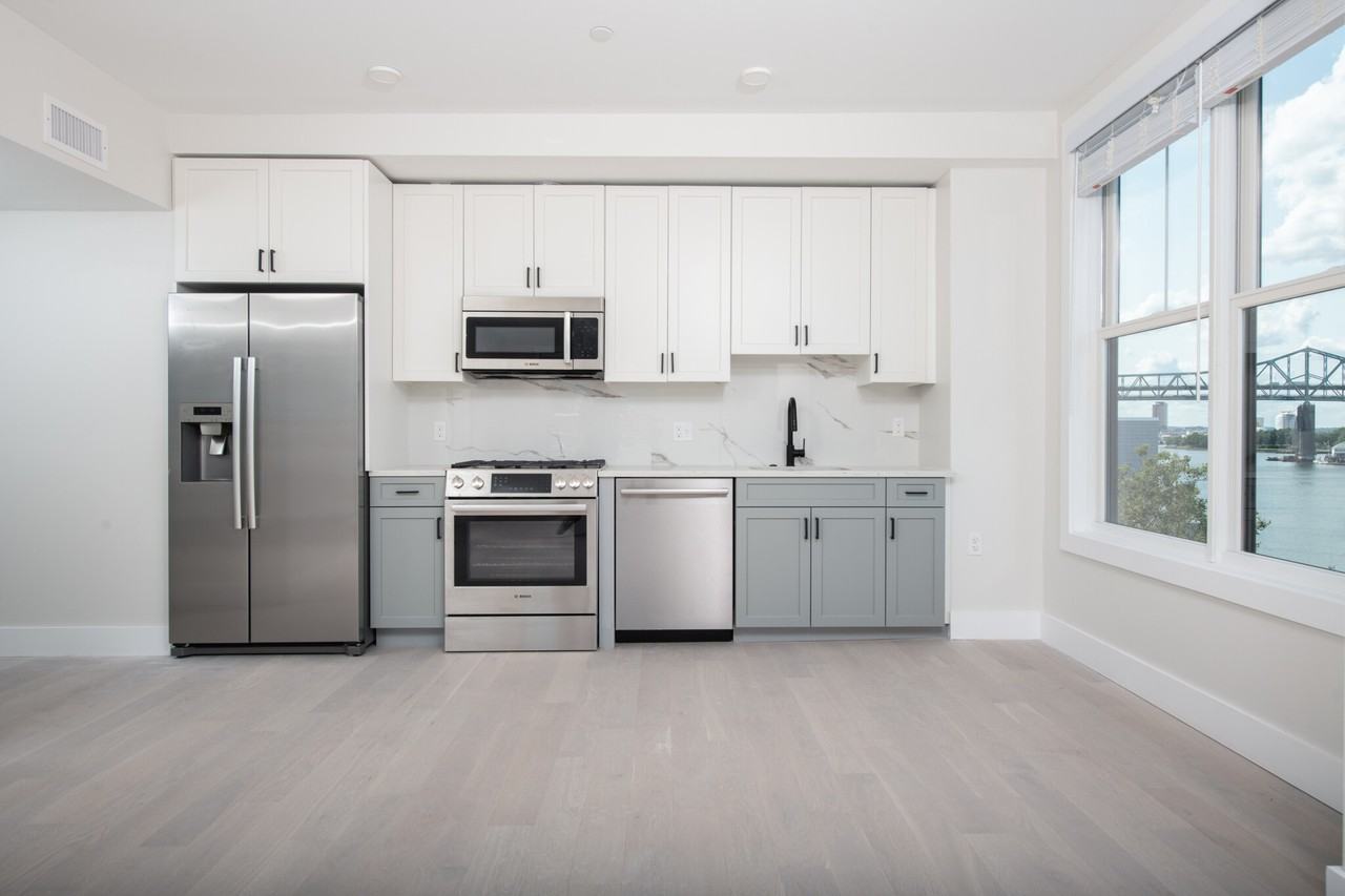 425 Border St #305 - Photo 3 of 20