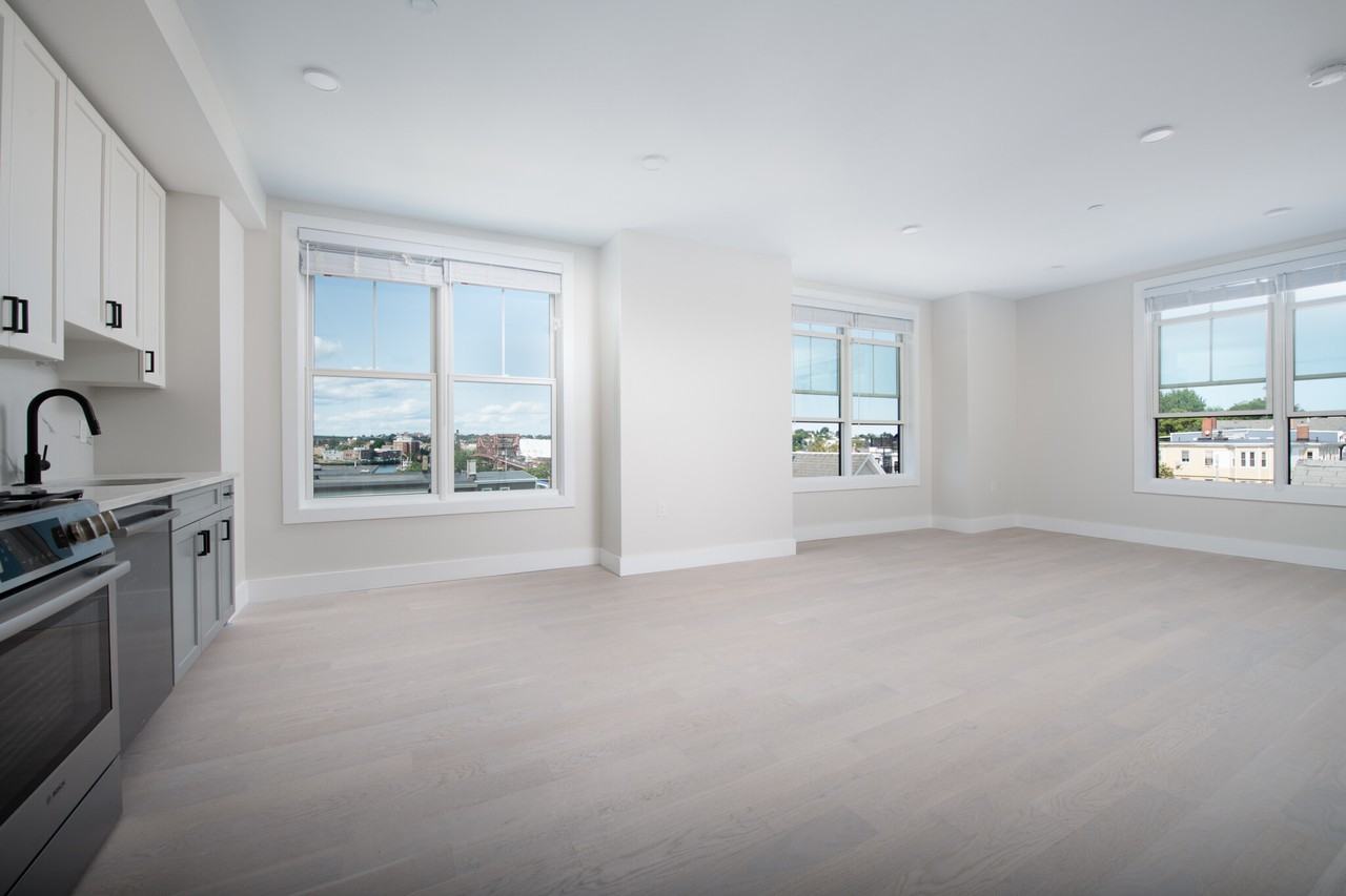 425 Border St #305 - Photo 5 of 20