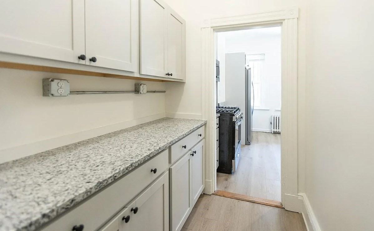 871 Huntington Ave #1 - Photo 5 of 15