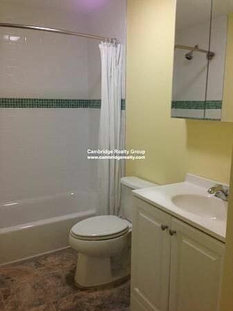 8 Lexington Ter #5 - Photo 4 of 5