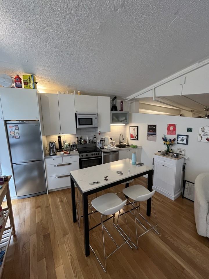 12 Stoneholm St #322